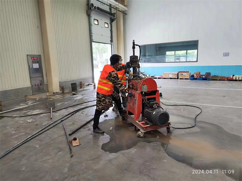 石嘴山厂房地面下沉塌陷注浆加固施工